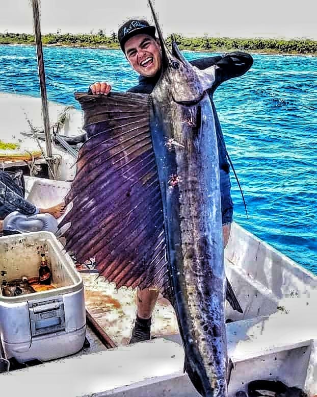 Catch blue water spearfishing private tour